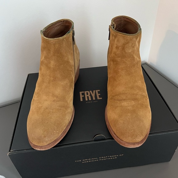 Frye Carson Piping Bootie - Picture 10 of 13